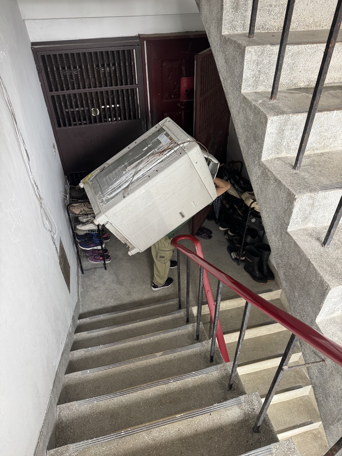 洗衣機樓梯搬運